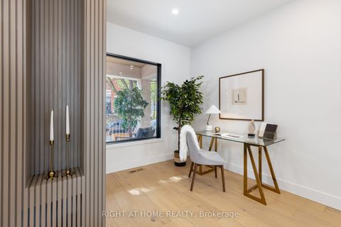 Photo 4 at 768 Richmond Street W, Niagara, Toronto