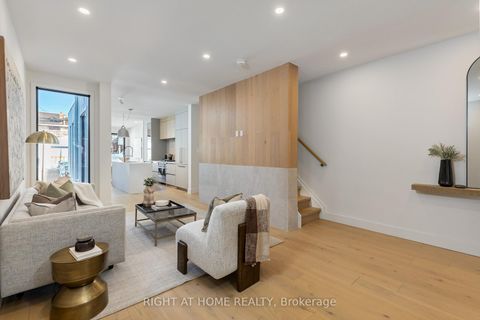 Photo 7 at 768 Richmond Street W, Niagara, Toronto