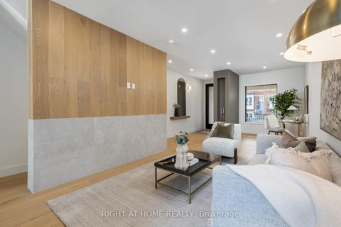 Photo 9 at 768 Richmond Street W, Niagara, Toronto