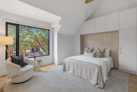 Photo 21 at 768 Richmond Street W, Niagara, Toronto