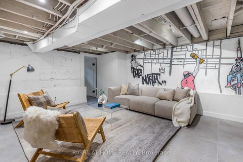 Photo 33 at 768 Richmond Street W, Niagara, Toronto