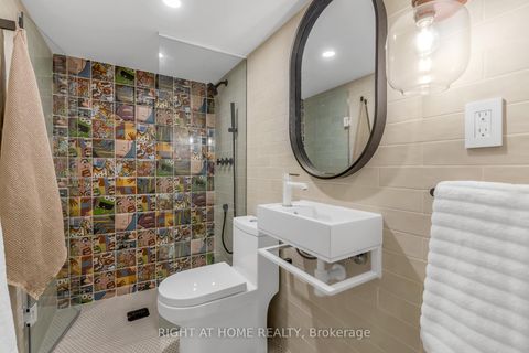 Photo 35 at 768 Richmond Street W, Niagara, Toronto
