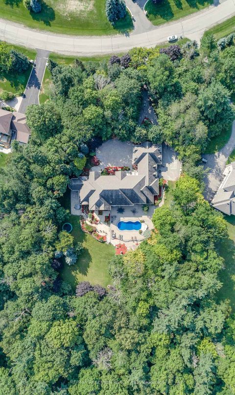 Photo 2 at 65 Offord Crescent, Bayview Southeast, Aurora Photo 2 at 65 Offord Crescent, Bayview Southeast, Aurora