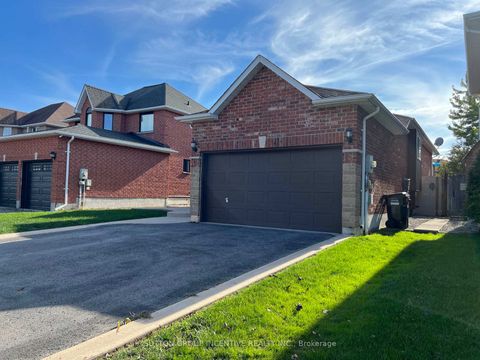 Photo 2 at 49 Felt Crescent, Bayshore, Barrie