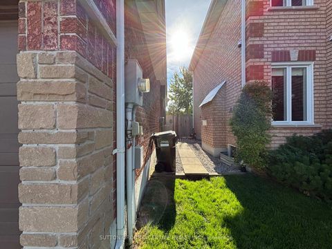 Photo 3 at 49 Felt Crescent, Bayshore, Barrie Photo 3 at 49 Felt Crescent, Bayshore, Barrie