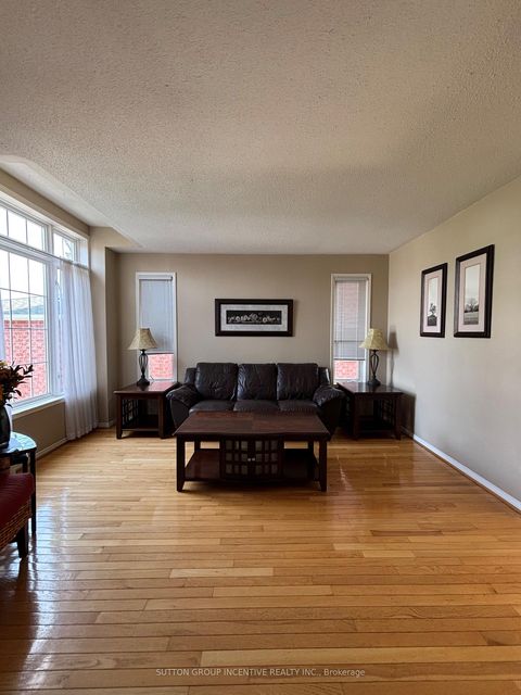 Photo 11 at 49 Felt Crescent, Bayshore, Barrie