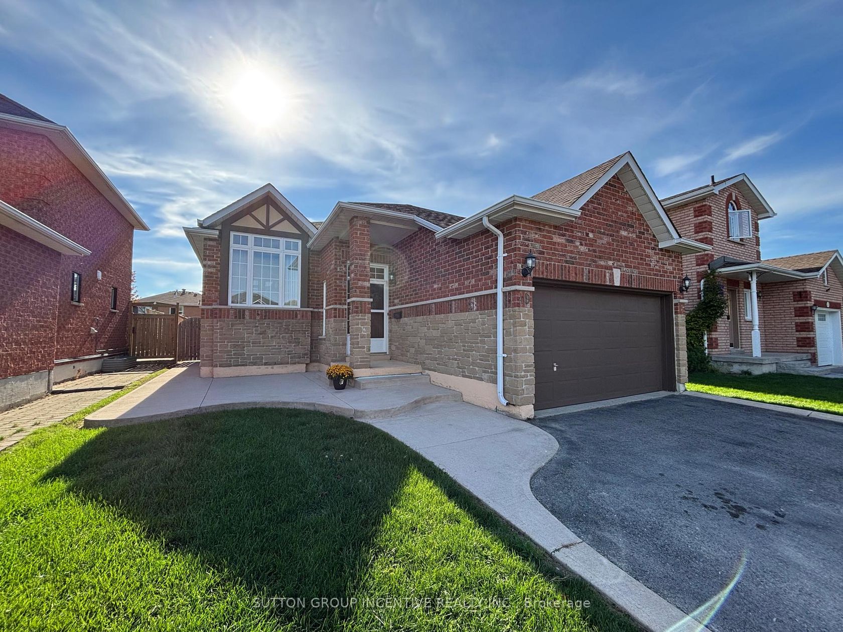 49 Felt Crescent, Bayshore, Barrie photo number 2