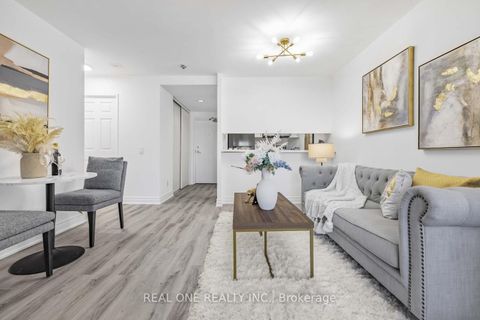 Photo 2 at 1015 - 7 Bishop Avenue, Newtonbrook East, Toronto