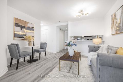 Photo 3 at 1015 - 7 Bishop Avenue, Newtonbrook East, Toronto