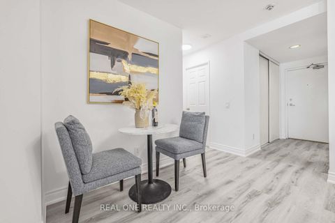 Photo 5 at 1015 - 7 Bishop Avenue, Newtonbrook East, Toronto