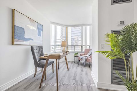 Photo 8 at 1015 - 7 Bishop Avenue, Newtonbrook East, Toronto