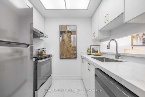 Photo 13 at 1015 - 7 Bishop Avenue, Newtonbrook East, Toronto