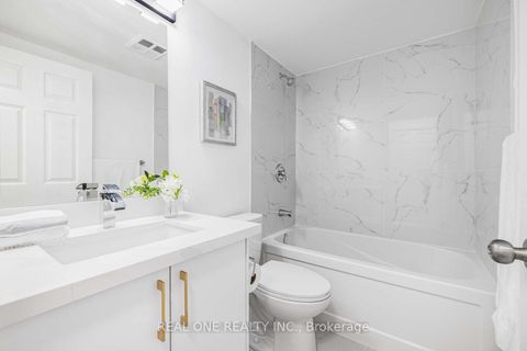 Photo 17 at 1015 - 7 Bishop Avenue, Newtonbrook East, Toronto