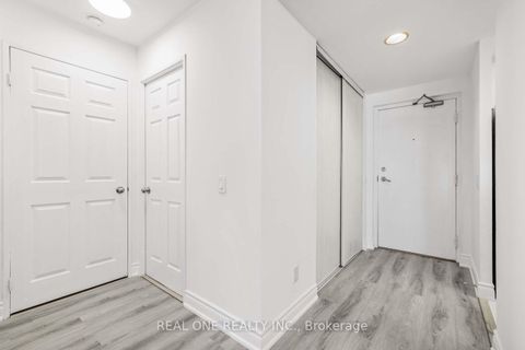 Photo 20 at 1015 - 7 Bishop Avenue, Newtonbrook East, Toronto