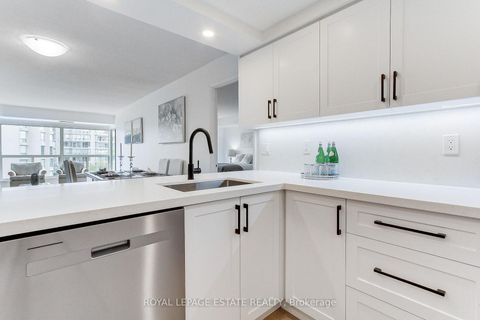 Photo 0 at 407 - 175 Cedar Ave Avenue, Harding, Richmond Hill