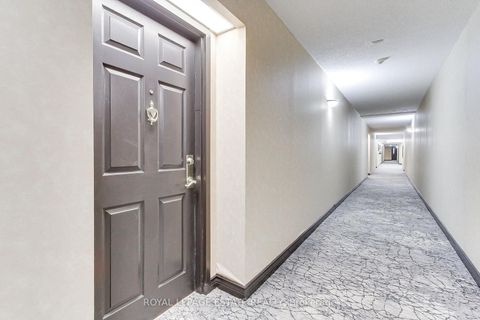 Photo 3 at 407 - 175 Cedar Ave Avenue, Harding, Richmond Hill