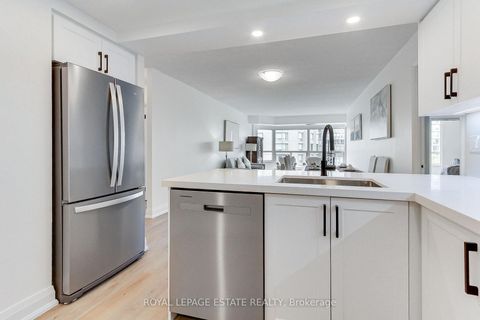 Photo 10 at 407 - 175 Cedar Ave Avenue, Harding, Richmond Hill