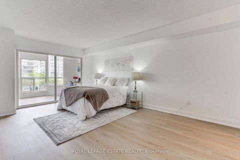 Photo 19 at 407 - 175 Cedar Ave Avenue, Harding, Richmond Hill