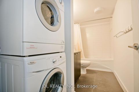 Photo 11 at 911 - 23 Sheppard Avenue E, Willowdale East, Toronto