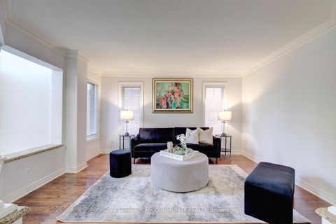 Photo 5 at 108 Kirkbride Crescent, Maple, Vaughan