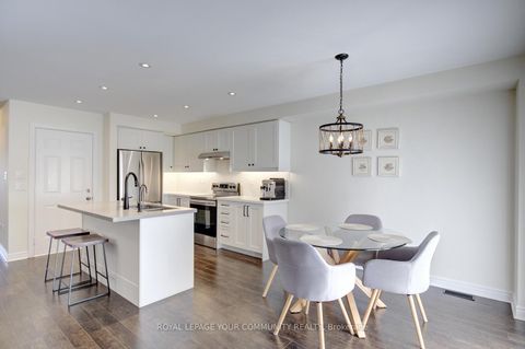 Photo 11 at 32 Black Maple Crescent, Patterson, Vaughan