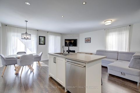 Photo 15 at 32 Black Maple Crescent, Patterson, Vaughan Photo 15 at 32 Black Maple Crescent, Patterson, Vaughan