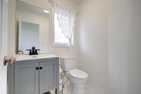 Photo 21 at 32 Black Maple Crescent, Patterson, Vaughan