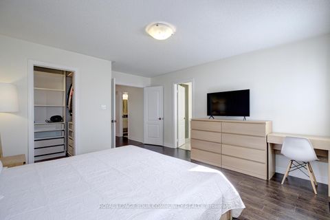 Photo 24 at 32 Black Maple Crescent, Patterson, Vaughan