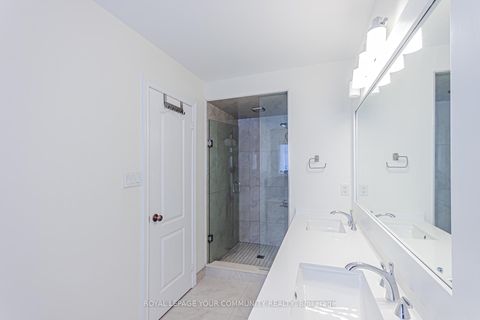 Photo 28 at 32 Black Maple Crescent, Patterson, Vaughan