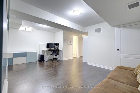 Photo 39 at 32 Black Maple Crescent, Patterson, Vaughan