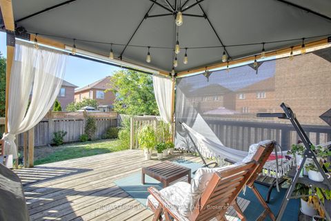 Photo 45 at 32 Black Maple Crescent, Patterson, Vaughan