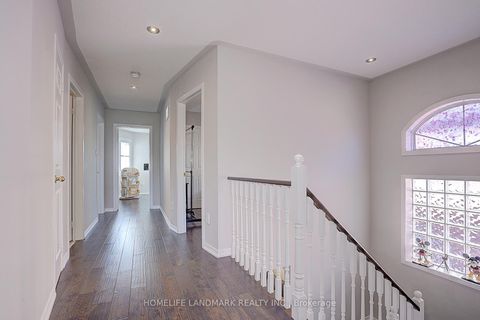 Photo 15 at 47 Wallwark Street, Bayview Northeast, Aurora