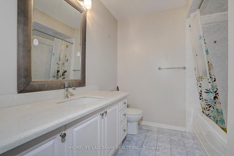 Photo 21 at 47 Wallwark Street, Bayview Northeast, Aurora