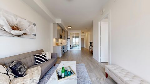 Photo 13 at 821 - 118 Merchants' Wharf, Waterfront Communities C8, Toronto