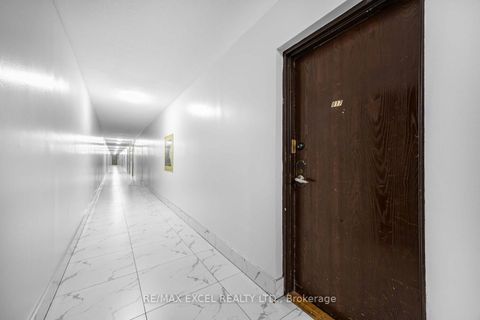 Photo 3 at 817 - 100 Dundalk Drive, Dorset Park, Toronto