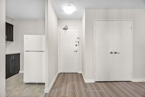 Photo 4 at 817 - 100 Dundalk Drive, Dorset Park, Toronto