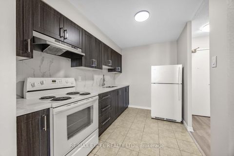 Photo 14 at 817 - 100 Dundalk Drive, Dorset Park, Toronto