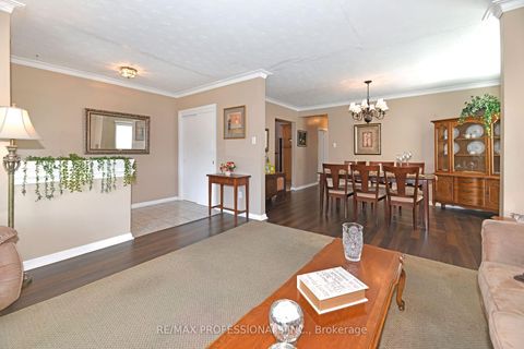 Photo 6 at 39 Montvale Drive, Cliffcrest, Toronto