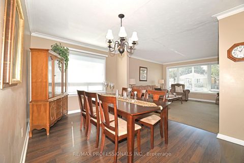 Photo 8 at 39 Montvale Drive, Cliffcrest, Toronto