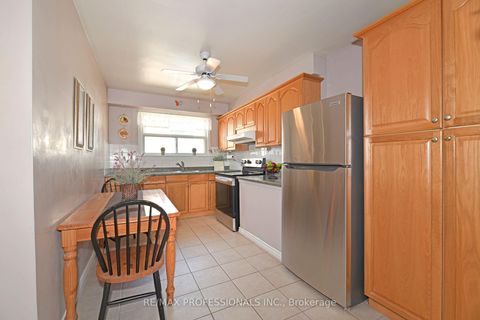 Photo 9 at 39 Montvale Drive, Cliffcrest, Toronto