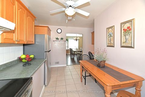 Photo 11 at 39 Montvale Drive, Cliffcrest, Toronto