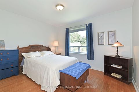 Photo 14 at 39 Montvale Drive, Cliffcrest, Toronto
