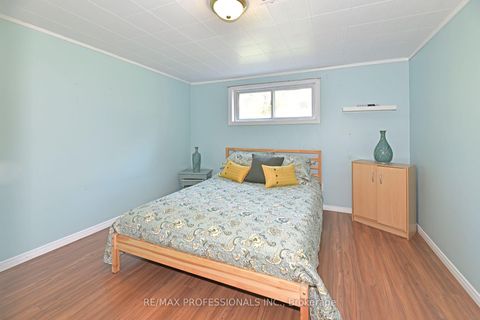 Photo 21 at 39 Montvale Drive, Cliffcrest, Toronto
