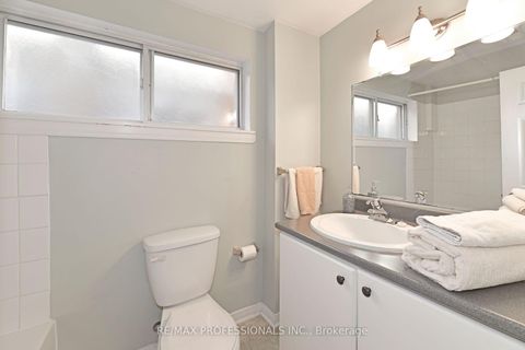 Photo 23 at 39 Montvale Drive, Cliffcrest, Toronto