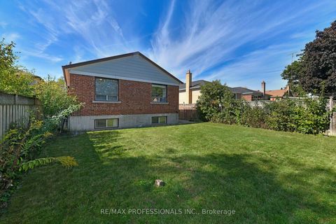 Photo 24 at 39 Montvale Drive, Cliffcrest, Toronto