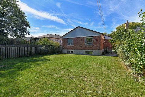 Photo 25 at 39 Montvale Drive, Cliffcrest, Toronto