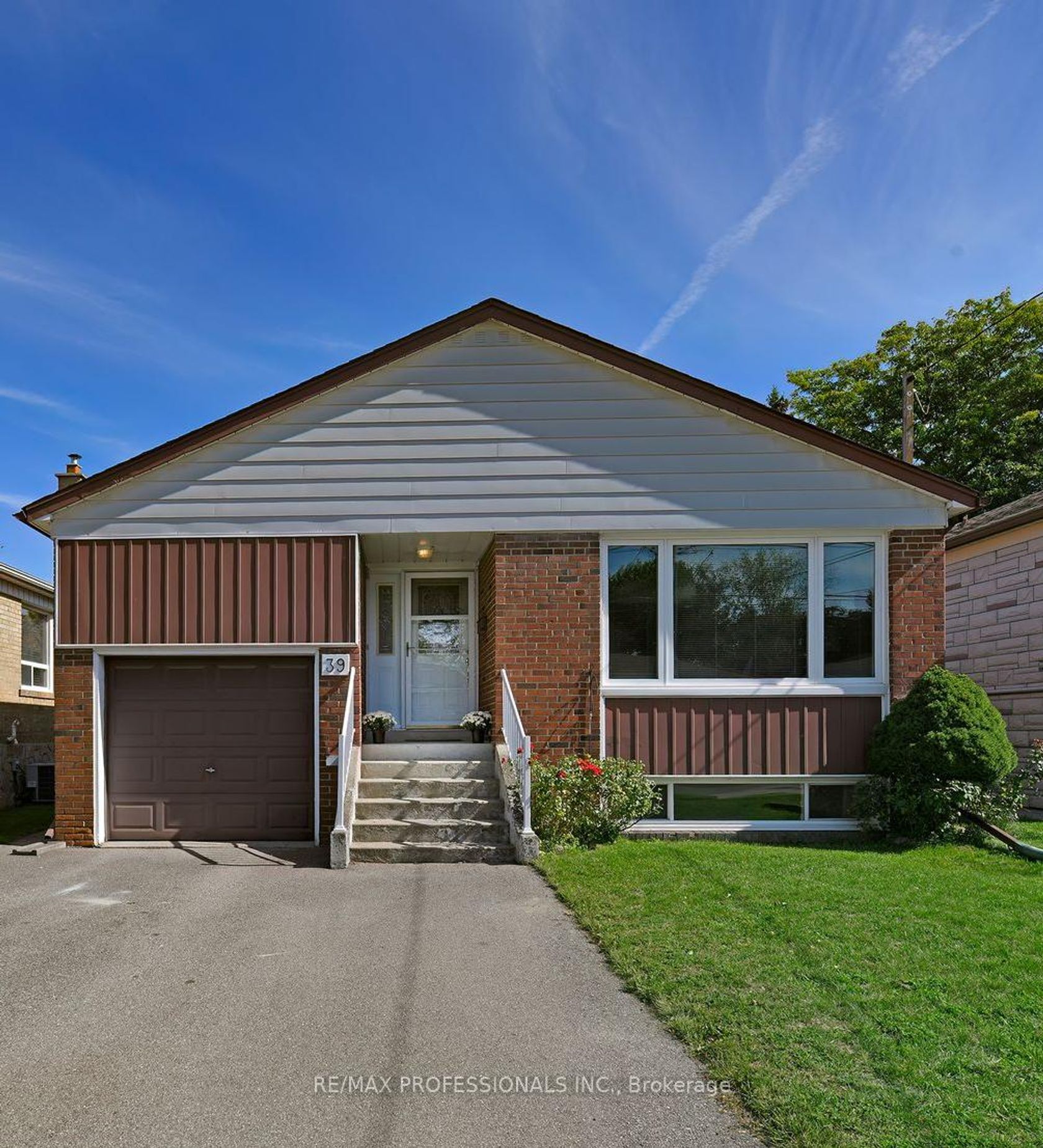 39 Montvale Drive, Cliffcrest, Toronto 