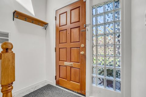 Photo 2 at 136 Three Valleys Drive, Donalda, Toronto