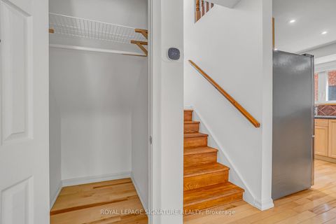 Photo 4 at 136 Three Valleys Drive, Donalda, Toronto