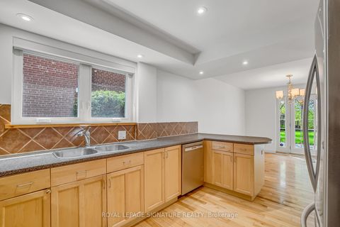 Photo 15 at 136 Three Valleys Drive, Donalda, Toronto